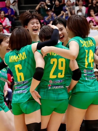 Thanh Thúy cùng CLB Gunma Green Wings 'lực bất tòng tâm' ở giải bóng chuyền Nhật Bản