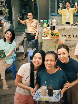 Phim của Khương Ngọc bỏ túi hơn 10 tỉ đồng ngay ngày đầu công chiếu