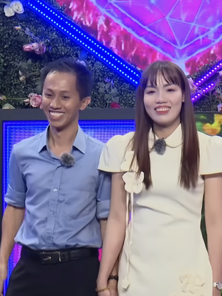 Nam nhân viên U.40 tỏ tình ngọt ngào, chinh phục phó giám đốc trên show hẹn hò