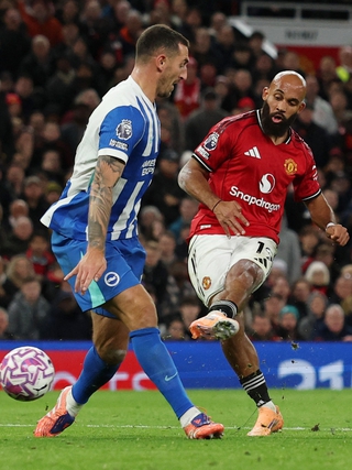 HLV Amorim hành động ‘lạ’ chưa từng thấy, M.U đè bẹp Brighton bằng lối đá khó tin  