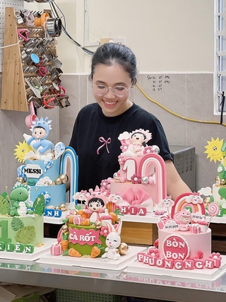 Những chiếc bánh sinh nhật độc bản có giá từ 3 - 4 triệu đồng/bánh