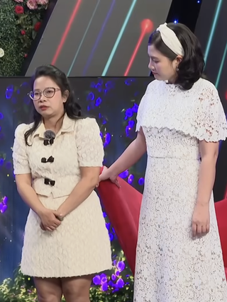 Nữ thu ngân 43 tuổi đi hẹn hò, yêu cầu bạn đời phải 'thương 6 con mèo'