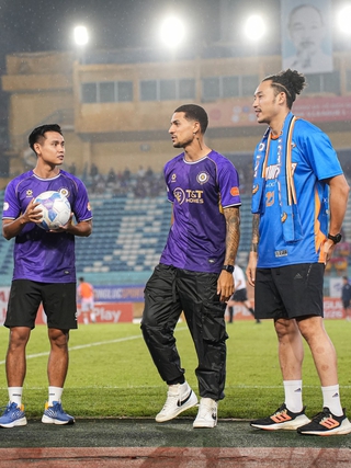HLV Harry Kewell gọi, Đỗ Hoàng Hên trả lời: Ra mắt đội tuyển Việt Nam cùng Xuân Son?