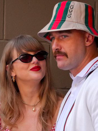 Taylor Swift tiết lộ lý do yêu Travis Kelce, bác tin 'giải nghệ' sau khi lấy chồng