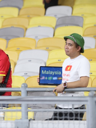 Bóng đá Malaysia mất bản sắc, đội tuyển trượt dài vì tư duy 'ăn xổi': Bài học cho Việt Nam