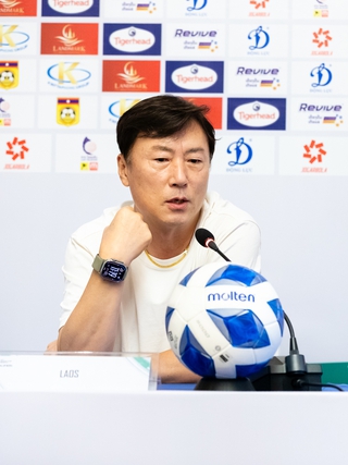 HLV Lào tuyên bố sẽ khiến Malaysia 'sốc', đội trưởng Bounphachan nhắc đến 7 cầu thủ bị FIFA treo giò
