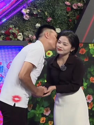 Chàng trai U.40 vỡ òa khi chinh phục được cô giáo xinh đẹp