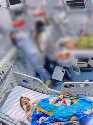 Người đàn ông đánh điều dưỡng, đòi đốt bệnh viện