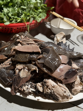 Ăn thả ga ở chợ phiên Bắc Hà tốn bao nhiêu tiền?