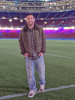 Messi bất ngờ đến thăm sân Nou Camp, CĐV Barcelona khấp khởi cho ngày trở về