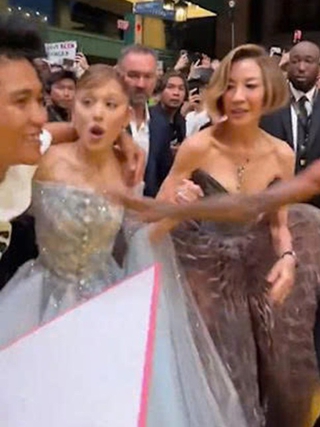 Ariana Grande bị quấy rối trên thảm đỏ