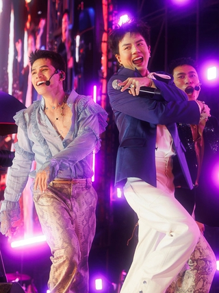 Lê Dương Bảo Lâm, Kiều Minh Tuấn 'quẩy sung' tại concert của Quốc Thiên