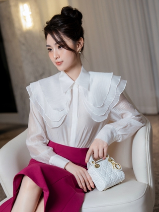 Diện trang phục bèo nhún biến nàng thành quý cô sành điệu tức thì