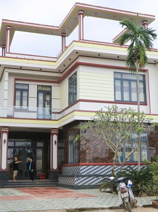 Cứu hơn 100 người giữa lũ dữ: Chuyện sinh tồn trong căn nhà 2 tầng ở Hòa Thịnh