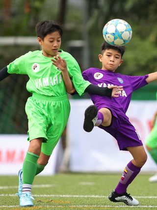 Tranh tài hấp dẫn ở giải bóng đá nhi đồng có thể thức lạ