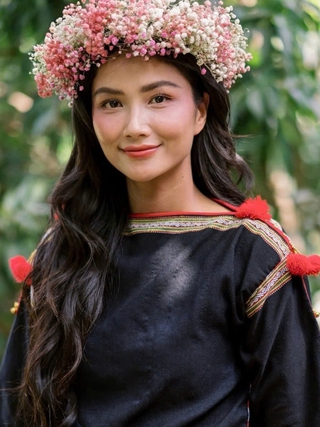 H'Hen Niê xin lỗi vụ bênh vực chồng khi vướng ồn ào