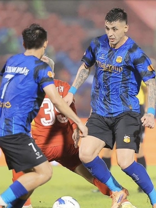 Bảng xếp hạng V-League mới nhất: HAGL bất ngờ thoát đáy bảng, nguy cơ rớt hạng vẫn cực cao