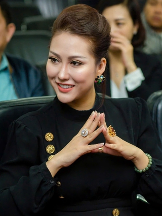 Phi Thanh Vân tiết lộ mối quan hệ giữa bạn trai với con riêng