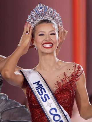 Người đẹp Mỹ đăng quang Miss Cosmo 2025 tại Việt Nam