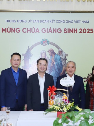 Hội Liên hiệp thanh niên Việt Nam chúc mừng Giáng sinh thanh niên, đồng bào tôn giáo