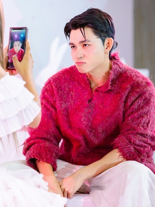 Jun Phạm làm điều đặc biệt cho fan trước Giáng sinh