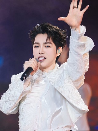 Đức Phúc đã tìm được tài xế lớn tuổi 'bị hủy chuyến vì chạy xe Wave cũ'