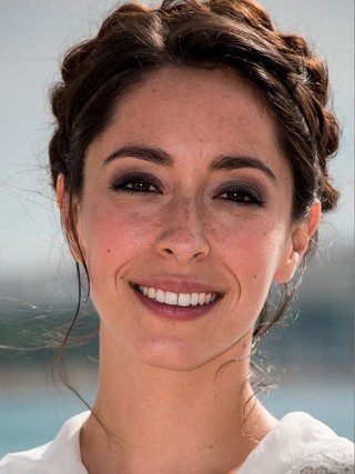 Oona Chaplin: Hậu duệ 'vua hề' làm ác nữ trong bom tấn Avatar 3