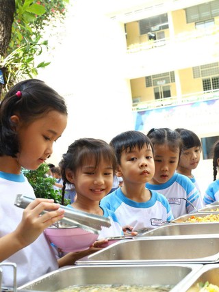 Những bữa ăn bán trú học sinh mong đợi nhất ở trường