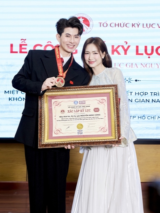 Nhà thiết kế Nguyễn Minh Công lần thứ hai nhận kỷ lục Việt Nam