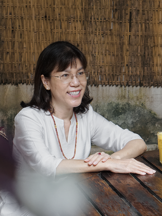 Sếp nữ bỏ lương hơn 200 triệu mở quán chay kiếm bình an