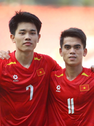 U.23 Việt Nam cực mạnh đấu Lào: Thủ môn 1,91 m bắt chính, không thể vắng Văn Khang và Đình Bắc