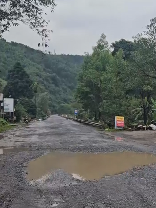 Hạ tầng xuống cấp, giao thương qua Cửa khẩu quốc tế La Lay gặp khó