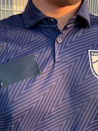 Thực hư chuyện BTC sân Rajamangala dùng băng dính đen che logo áo CĐV: Lại chỉ vì lỗi… truyền đạt?