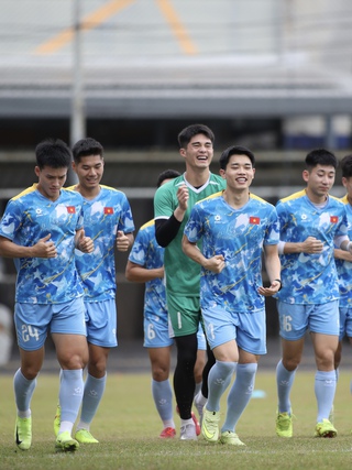 U.23 Việt Nam ‘phơi thóc’ giữa nắng gắt, HLV Kim tâm lý cực ổn: Sẽ thắng Malaysia, không còn đường lùi