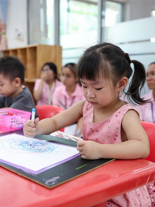 Các tỉnh thành chú ý gì để phổ cập giáo dục mầm non 3-5 tuổi?