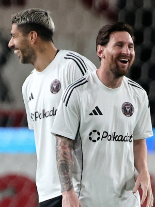 Inter Miami công bố ngôi sao mới, Messi và Suarez hớn hở lên đường sang Panama