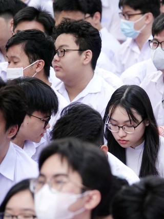 Học thêm kín mít, học sinh lớp 12 vẫn đầy áp lực