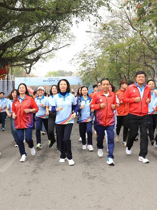 Sôi nổi ngày chạy olympic và lễ phát động giải chạy Báo Hà Nội mới