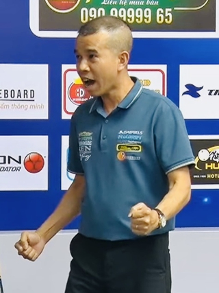 Trần Quyết Chiến 'vừa hay vừa may', ngược dòng đánh bại nhà vô địch World Cup