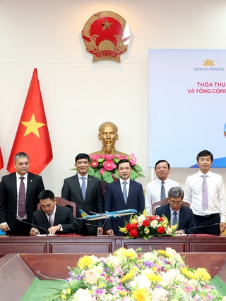 Bình Thuận ký kết hợp tác toàn diện với Vietnam Airlines