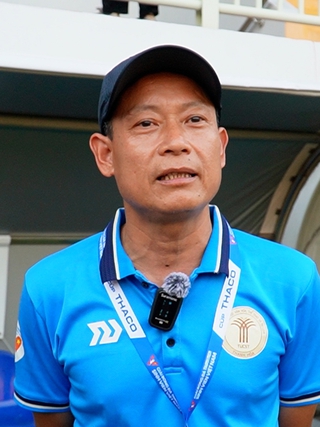 Tân binh xứ Thanh ăn trọn 3 điểm trước ĐH Bách Khoa, HLV tiết lộ nhờ thay đổi đấu pháp