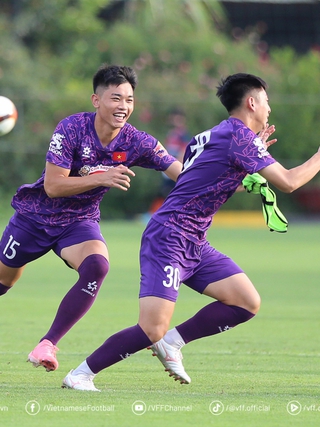 U.22 Việt Nam cứ như thể sắp đi thi… nam vương: Chiều cao tuyệt hảo cỡ này!
