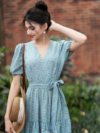 Tận hưởng mùa hè nhẹ mát, dịu dàng cùng chiếc váy dáng dài đa năng