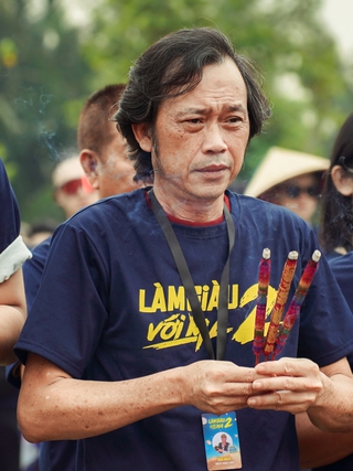 Showbiz 1.4: Hoài Linh sau ‘cơn sốt’ phim trăm tỉ; Con gái Khánh Thi gây chú ý