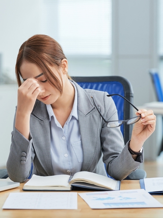 Mệt mỏi kéo dài cảnh báo 4 tình trạng sức khỏe tiềm ẩn
