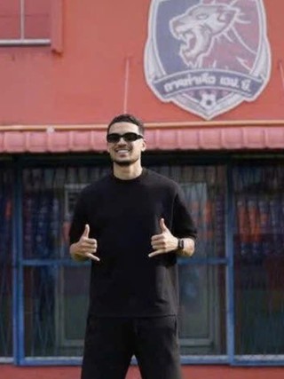 Đội của Madam Pang khát khao sở hữu Hendrio, phải cạnh tranh với loạt đại gia V-League