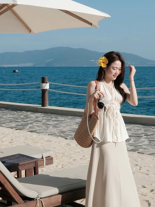 Gợi ý tủ đồ gợi cảm cho nàng đi biển ngày hè