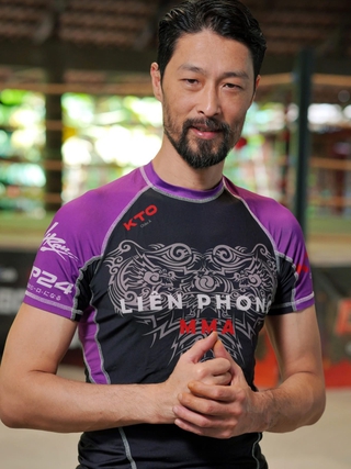 Cuộc sống ‘ở ẩn’ gần 10 năm của Johnny Trí Nguyễn