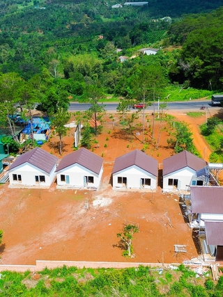 Xây cả dãy nhà trái phép trên đất nông nghiệp