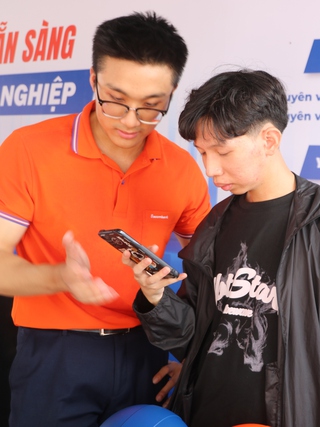 Hơn 20.000 sinh viên tham gia ngày hội việc làm về nhân lực số và AI